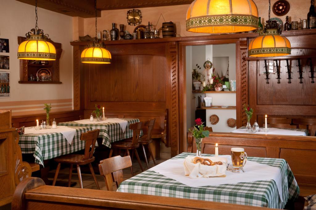 Hubertushof Fromwald Hotel Und Gasthof Bad Fischau Dış mekan fotoğraf