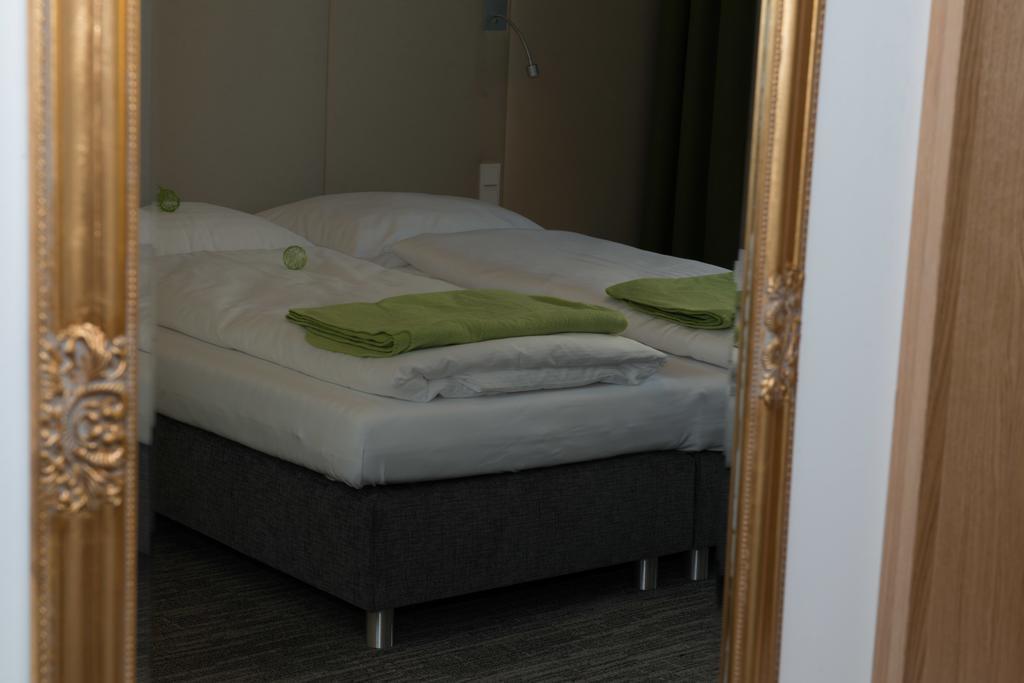 Hubertushof Fromwald Hotel Und Gasthof Bad Fischau Oda fotoğraf