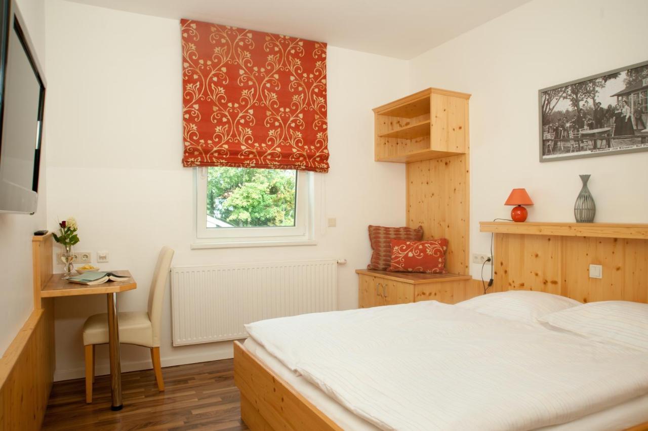 Hubertushof Fromwald Hotel Und Gasthof Bad Fischau Dış mekan fotoğraf